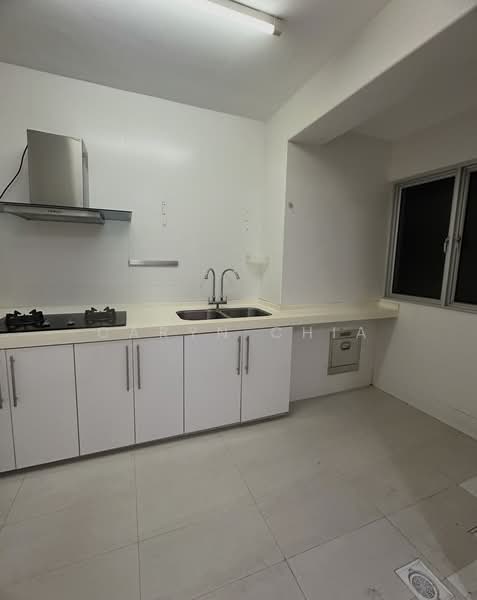 223 Lorong 8 Toa Payoh, 223 Lorong 8 Toa Payoh, 3 Bedrooms, 1,335 sqft, HDB Flat For Rent, by Caryn Chia, 500199533 - Kitchen - PropertyGuru.com.sg