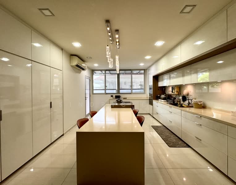 Freehold Renovated Spacious Semi-D Near MRT!, Kismis Avenue, 5 Bedrooms, 4,000 sqft, Semi-Detached House For Sale, by Sindric Goh, 500199536 - Kitchen - PropertyGuru.com.sg