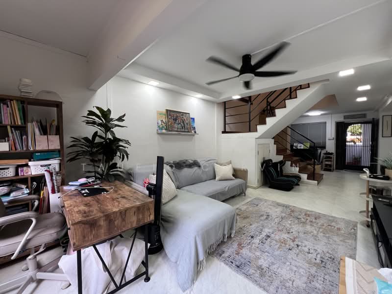 288C Jurong East Street 21, 288C Jurong East Street 21, 3 Bedrooms, 1,528 sqft, HDB Flat For Sale, by Taufiq Corvin, 500199545 - Living Room - PropertyGuru.com.sg
