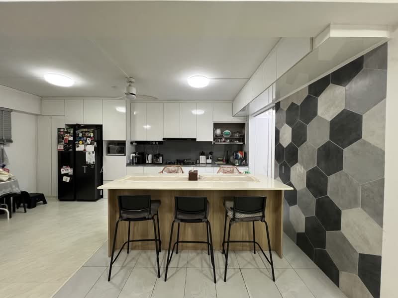 288C Jurong East Street 21, 288C Jurong East Street 21, 3 Bedrooms, 1,528 sqft, HDB Flat For Sale, by Taufiq Corvin, 500199545 - Kitchen - PropertyGuru.com.sg