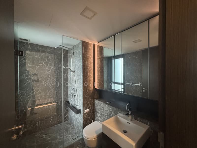 Principal Garden, 99 Prince Charles Crescent, 1 Bedroom, 484 sqft, Condominium For Rent, by Victor Chan, 500199549 - Bathroom - PropertyGuru.com.sg