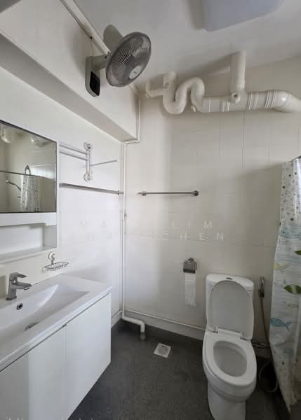 186A Rivervale Drive, 186A Rivervale Drive, 3 Bedrooms, 1,184 sqft, HDB Flat For Sale, by Mark Lim Zhan Chen, 500199573 - Bathroom - PropertyGuru.com.sg
