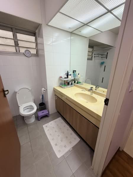 416 Clementi Avenue 1, 416 Clementi Avenue 1, 3 Bedrooms, 1,260 sqft, HDB Flat For Sale, by Yap Shu Hua, 500199594 - Bathroom - PropertyGuru.com.sg