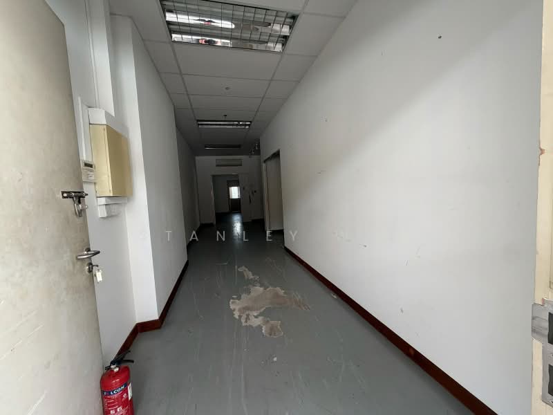 Unity Centre, 51 Bukit Batok Crescent, 1,862 sqft, Light Industrial (B1) For Rent, by Stanley Wee, 500199599 - Corridor - CommercialGuru.com.sg
