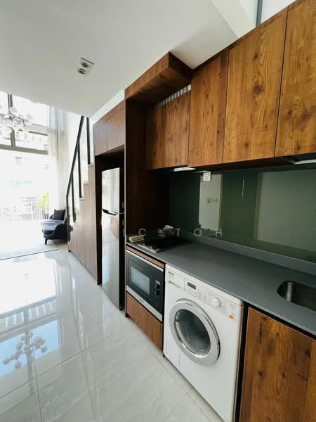 Pollen & Bleu, 15 Farrer Drive, 2 Bedrooms, 1,163 sqft, Condominium For Sale, by Eric Toh, 500199603 - Kitchen - PropertyGuru.com.sg