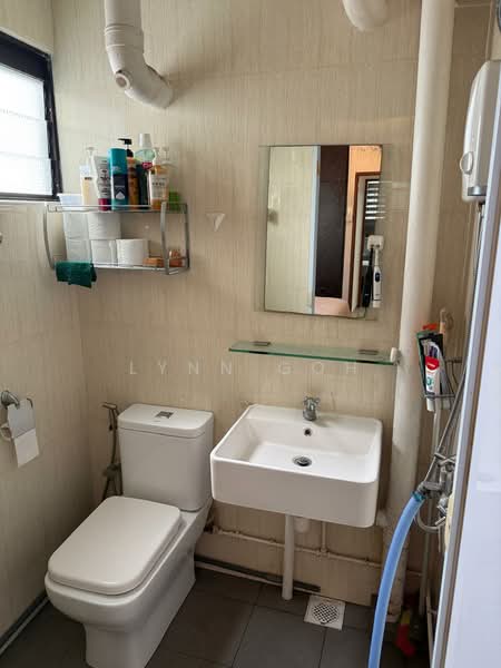 545 Bedok North Street 3, 545 Bedok North Street 3, 2 Bedrooms, 731 sqft, HDB Flat For Rent, by Lynn Goh, 500199605 - Bathroom - PropertyGuru.com.sg