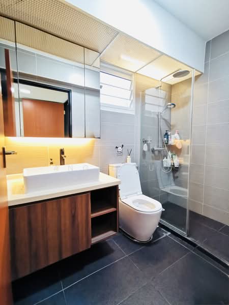 318C Yishun Greenwalk, 318C Yishun Avenue 9, 3 Bedrooms, 1,206 sqft, HDB Flat For Sale, by Angel Luo, 500199618 - Bathroom - PropertyGuru.com.sg