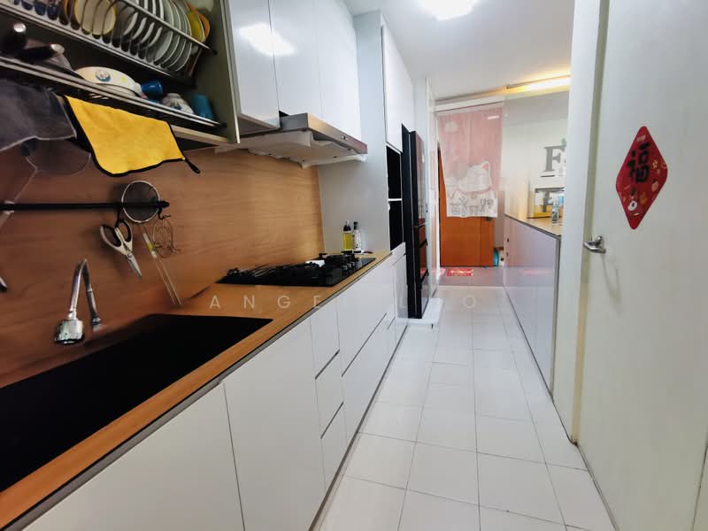 318C Yishun Greenwalk, 318C Yishun Avenue 9, 3 Bedrooms, 1,206 sqft, HDB Flat For Sale, by Angel Luo, 500199618 - Kitchen - PropertyGuru.com.sg