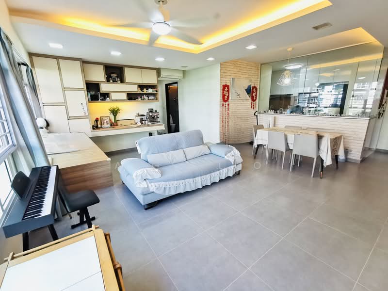 318C Yishun Greenwalk, 318C Yishun Avenue 9, 3 Bedrooms, 1,206 sqft, HDB Flat For Sale, by Angel Luo, 500199618 - Living Room - PropertyGuru.com.sg