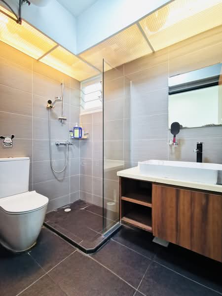 318C Yishun Greenwalk, 318C Yishun Avenue 9, 3 Bedrooms, 1,206 sqft, HDB Flat For Sale, by Angel Luo, 500199618 - Bathroom - PropertyGuru.com.sg