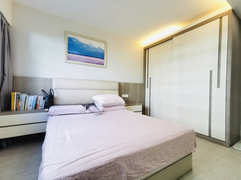 318C Yishun Greenwalk, 318C Yishun Avenue 9, 3 Bedrooms, 1,206 sqft, HDB Flat For Sale, by Angel Luo, 500199618 - Master Bedroom - PropertyGuru.com.sg