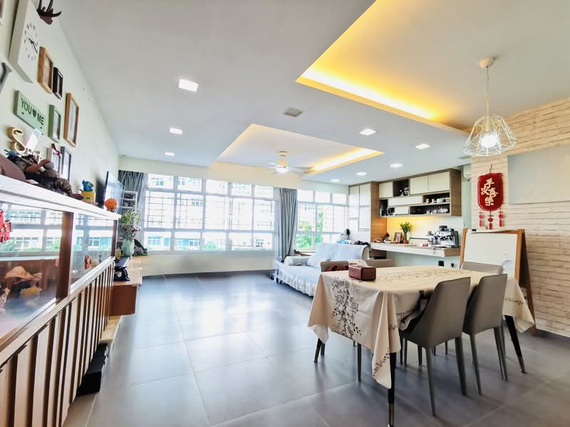 318C Yishun Greenwalk, 318C Yishun Avenue 9, 3 Bedrooms, 1,206 sqft, HDB Flat For Sale, by Angel Luo, 500199618 - Living Room - PropertyGuru.com.sg