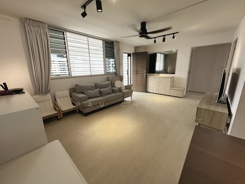 153 Bishan Street 13, 153 Bishan Street 13, 3 Bedrooms, 904 sqft, HDB Flat For Sale, by Pau Chua, 500199623 - Living Room - PropertyGuru.com.sg