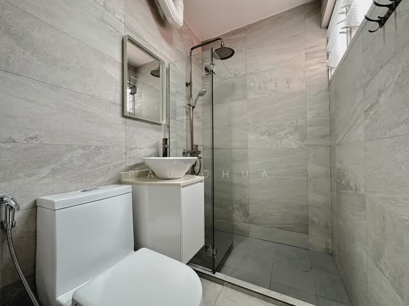 153 Bishan Street 13, 153 Bishan Street 13, 3 Bedrooms, 904 sqft, HDB Flat For Sale, by Pau Chua, 500199623 - Bathroom - PropertyGuru.com.sg