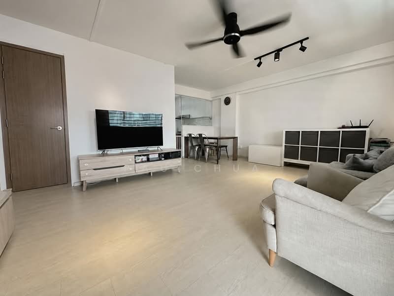 153 Bishan Street 13, 153 Bishan Street 13, 3 Bedrooms, 904 sqft, HDB Flat For Sale, by Pau Chua, 500199623 - Living Room - PropertyGuru.com.sg