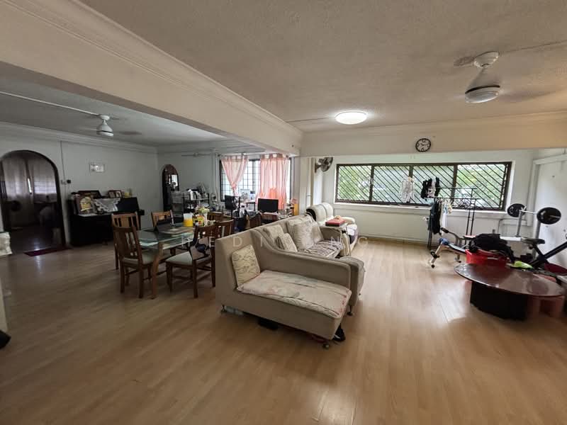 236 Lorong 1 Toa Payoh, 236 Lorong 1 Toa Payoh, 4 Bedrooms, 1,572 sqft, HDB Flat For Sale, by Hedi Ong, 500199631 - Living Room - PropertyGuru.com.sg