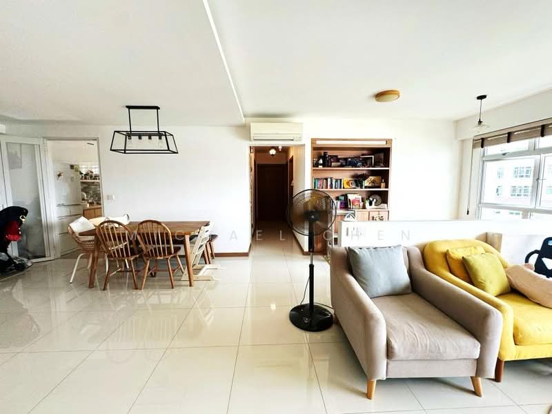 451B Bukit Batok West Avenue 6, 451B Bukit Batok West Avenue 6, 3 Bedrooms, 1,237 sqft, HDB Flat For Sale, by Michael Chen, 500199637 - Living Room - PropertyGuru.com.sg