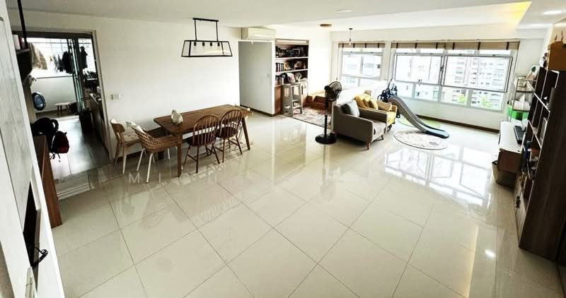 451B Bukit Batok West Avenue 6, 451B Bukit Batok West Avenue 6, 3 Bedrooms, 1,237 sqft, HDB Flat For Sale, by Michael Chen, 500199637 - Living Room - PropertyGuru.com.sg