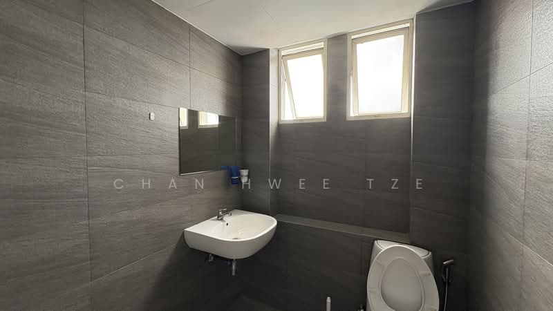 Castle Green, 481 Yio Chu Kang Road, 3 Bedrooms, 1,173 sqft, Condominium For Rent, by Chan Hwee Tze, 500199649 - Bathroom - PropertyGuru.com.sg