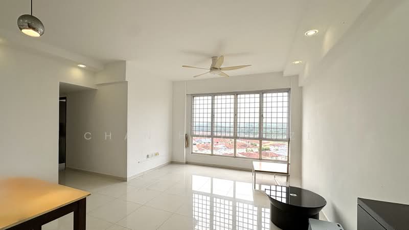 Castle Green, 481 Yio Chu Kang Road, 3 Bedrooms, 1,173 sqft, Condominium For Rent, by Chan Hwee Tze, 500199649 - Living Room - PropertyGuru.com.sg