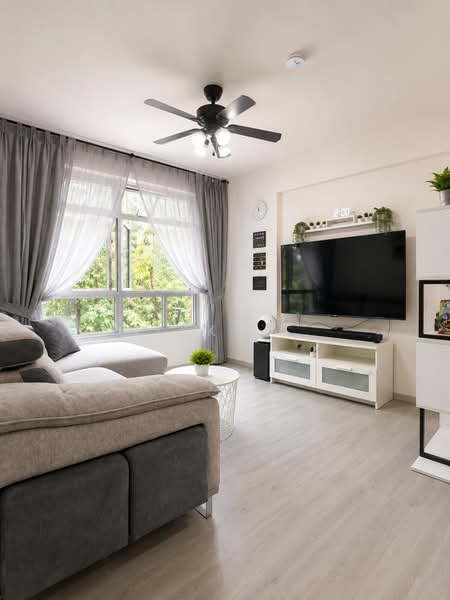 435B Bukit Batok West Avenue 5, 435B Bukit Batok West Avenue 5, 3 Bedrooms, 1,001 sqft, HDB Flat For Sale, by Nikki B., 500199656 - Living Room - PropertyGuru.com.sg