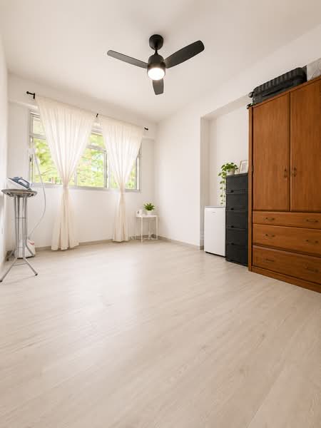 435B Bukit Batok West Avenue 5, 435B Bukit Batok West Avenue 5, 3 Bedrooms, 1,001 sqft, HDB Flat For Sale, by Nikki B., 500199656 - Bedroom - PropertyGuru.com.sg