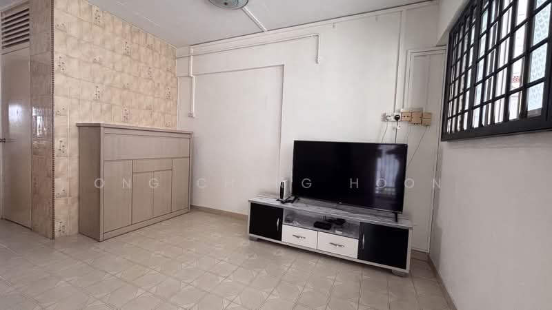 109 Tampines Street 11, 109 Tampines Street 11, 2 Bedrooms, 797 sqft, HDB Flat For Rent, by Ong Cheng Hoon, 500199658 - Living Room - PropertyGuru.com.sg