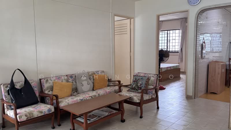 109 Tampines Street 11, 109 Tampines Street 11, 2 Bedrooms, 797 sqft, HDB Flat For Rent, by Ong Cheng Hoon, 500199658 - Living Room - PropertyGuru.com.sg