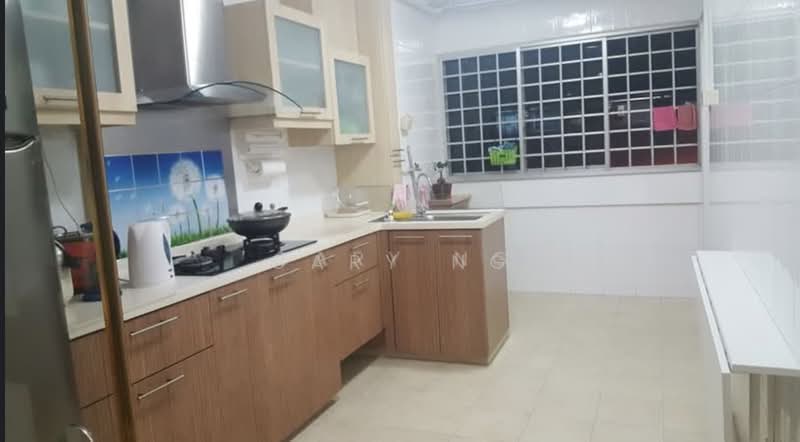 327 Bukit Batok Street 33, 327 Bukit Batok Street 33, 2 Bedrooms, 958 sqft, HDB Flat For Sale, by Gary Ng, 500199660 - Kitchen - PropertyGuru.com.sg