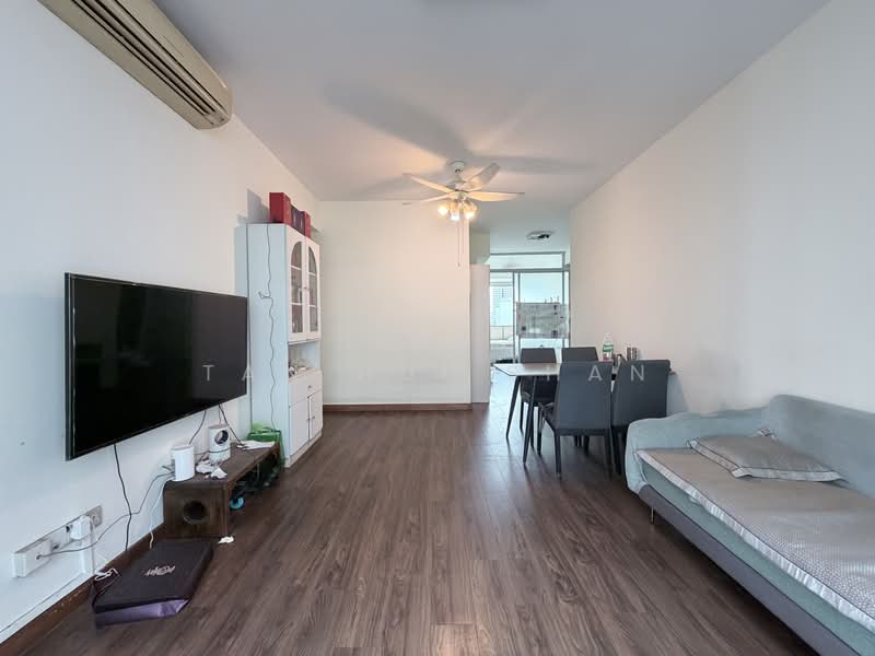 Lakeholmz, 82 Corporation Road, 3 Bedrooms, 1,033 sqft, Condominium For Rent, by Tan Hui Shan, 500199663 - Living Room - PropertyGuru.com.sg