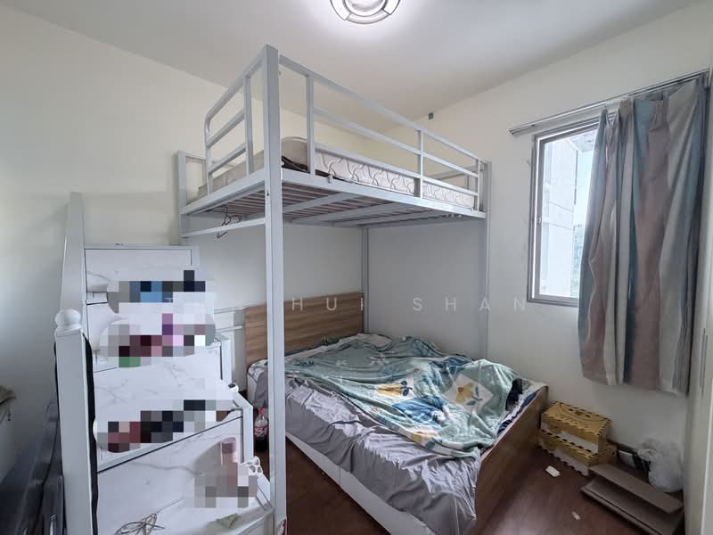 Lakeholmz, 82 Corporation Road, 3 Bedrooms, 1,033 sqft, Condominium For Rent, by Tan Hui Shan, 500199663 - Bedroom - PropertyGuru.com.sg