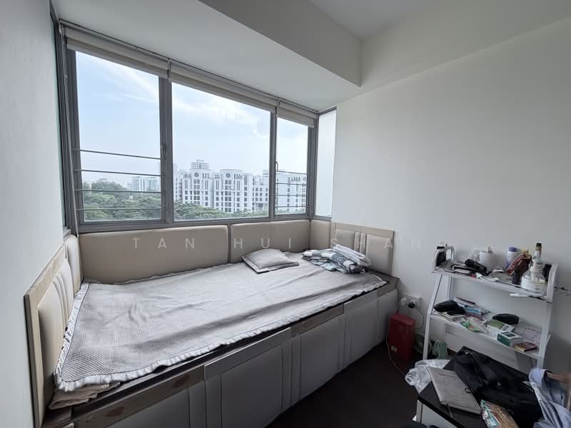 Lakeholmz, 82 Corporation Road, 3 Bedrooms, 1,033 sqft, Condominium For Rent, by Tan Hui Shan, 500199663 - Bedroom - PropertyGuru.com.sg