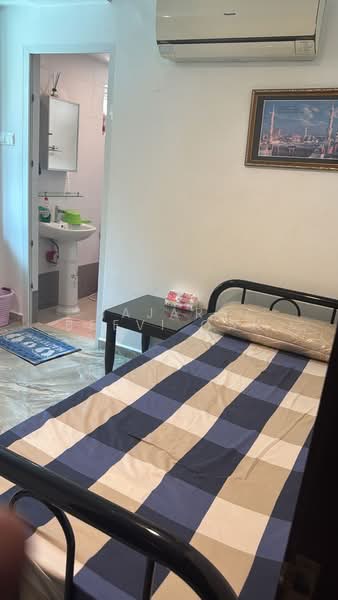 Pasir panjang road, , Room Rental, 108 sqft, Corner Terrace For Rent, by Hajara Beevi Oak, 500199672 - Bedroom - PropertyGuru.com.sg