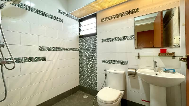 260A Punggol Way, 260A Punggol Way, 3 Bedrooms, 1,001 sqft, HDB Flat For Rent, by Aina Lie 李艾娜, 500199683 - Bathroom - PropertyGuru.com.sg