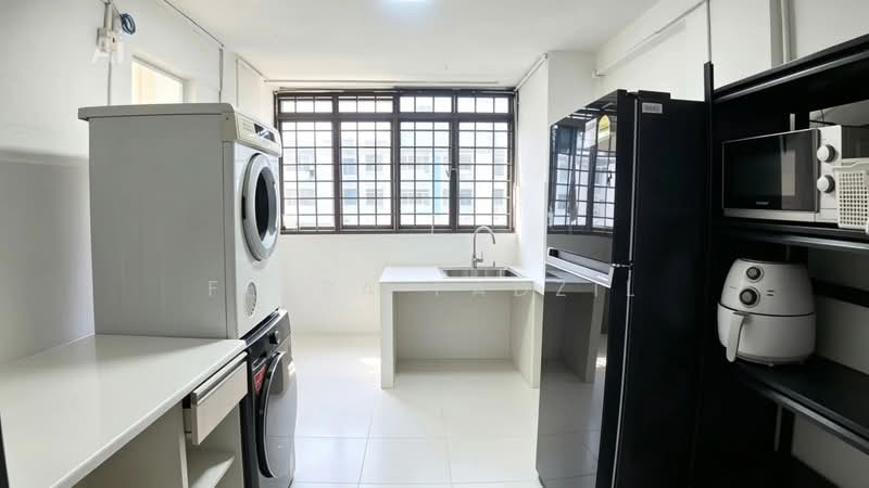 502 Bedok North Street 3, 502 Bedok North Street 3, 2 Bedrooms, 635 sqft, HDB Flat For Sale, by Fezra Fadzil, 500199686 - Kitchen - PropertyGuru.com.sg