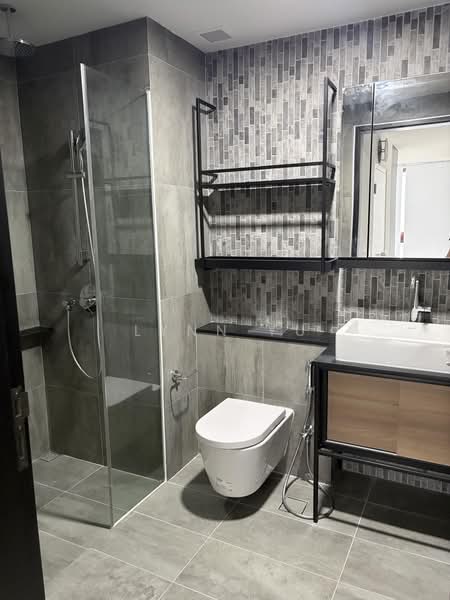 NoMa, 331 Guillemard Road, 2 Bedrooms, 807 sqft, Condominium For Sale, by Lynn Yu, 500199688 - Bathroom - PropertyGuru.com.sg