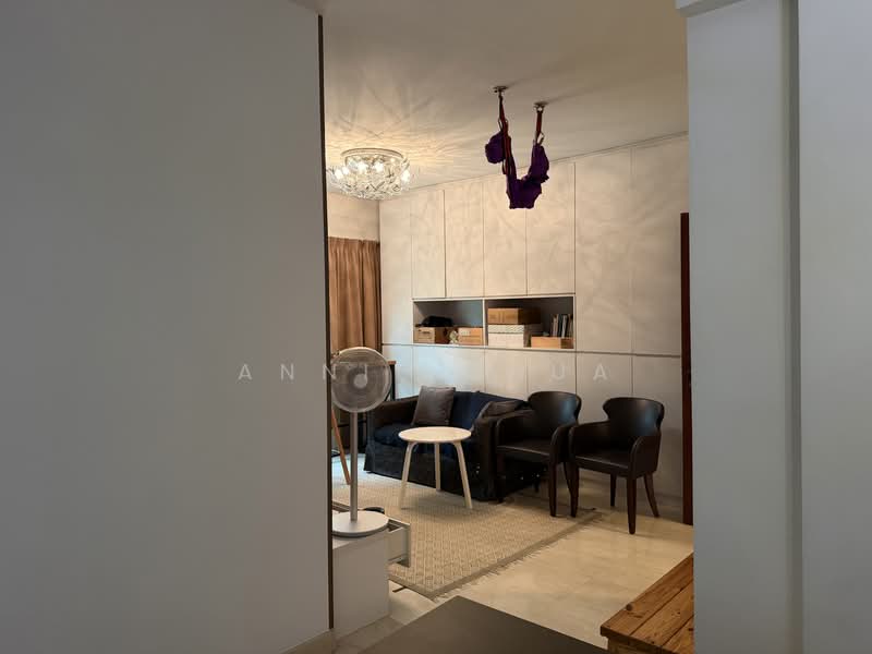 Sunrise Gardens, 55 Sunrise Gardens, 2 Bedrooms, 893 sqft, Condominium For Sale, by Annie Chua, 500199692 - Living Room - PropertyGuru.com.sg