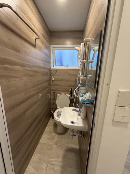 24b Hagi road, , Room Rental, 100 sqft, HDB Flat For Rent, by Zou Hui, 500199702 - Bathroom - PropertyGuru.com.sg