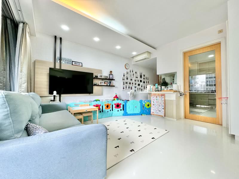 Austville Residences, 15 Sengkang East Avenue, 3 Bedrooms, 1,033 sqft, Executive Condominium For Sale, by Finn Lim 林毅桀, 500199710 - Living Room - PropertyGuru.com.sg