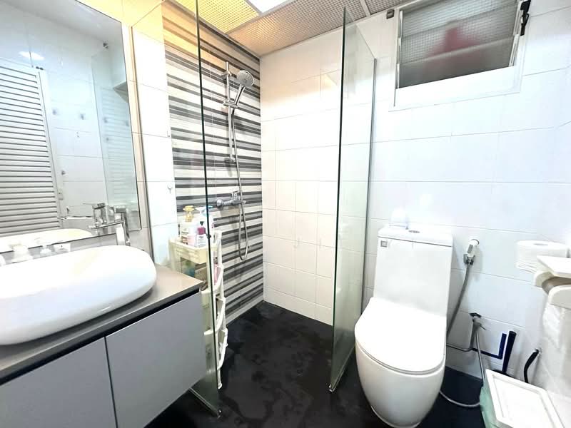 617C Punggol Drive, 617C Punggol Drive, 3 Bedrooms, 1,216 sqft, HDB Flat For Sale, by Chiew Jie Yi, 500199712 - Bathroom - PropertyGuru.com.sg