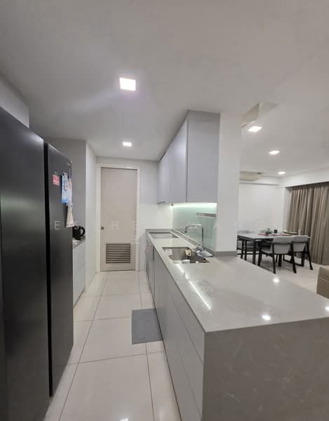 Optima @ Tanah Merah, 80 Tanah Merah Kechil Avenue, 3 Bedrooms, 1,302 sqft, Apartment For Sale, by Esther Wang 王芝茵, 500199713 - Kitchen - PropertyGuru.com.sg