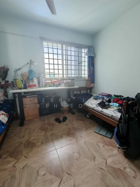 104 Woodlands Street 13, 104 Woodlands Street 13, 3 Bedrooms, 990 sqft, HDB Flat For Sale, by Jerry Lim Keh Sooi, 500199719 - Bedroom - PropertyGuru.com.sg