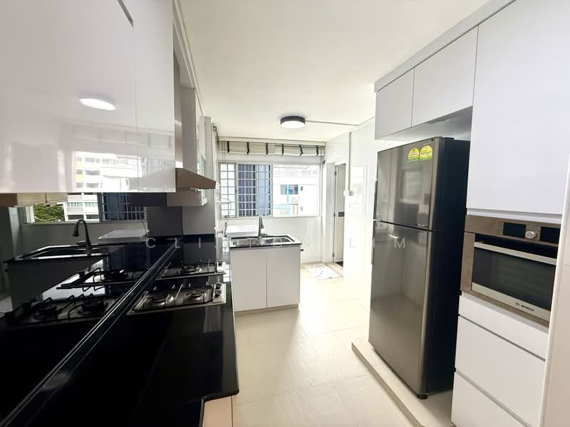 240 Serangoon Avenue 2, 240 Serangoon Avenue 2, 2 Bedrooms, 721 sqft, HDB Flat For Rent, by Clinton Lim, 500199721 - Kitchen - PropertyGuru.com.sg