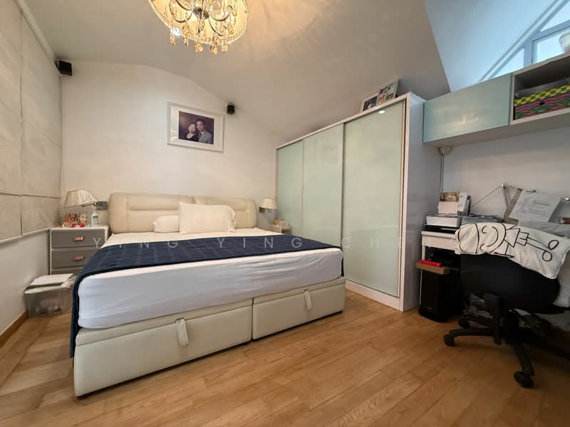 Renovated 2.5 storey Freehold Move-in Terrace, Jalan Pergam/Jalan Pelatok/Meragi Road, 5 Bedrooms, 3,500 sqft, Terraced House For Sale, by Ying Ying Cheng, 500199727 - Bedroom - PropertyGuru.com.sg