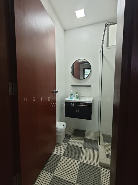 La Casa, 64 Woodlands Drive 16, Room Rental, 140 sqft, Condominium For Rent, by Hsien Loong Wong, 500199730 - Bathroom - PropertyGuru.com.sg