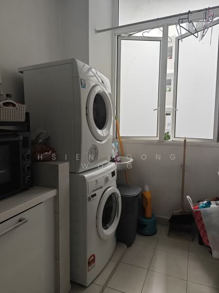 La Casa, 64 Woodlands Drive 16, Room Rental, 140 sqft, Condominium For Rent, by Hsien Loong Wong, 500199730 - Laundry - PropertyGuru.com.sg