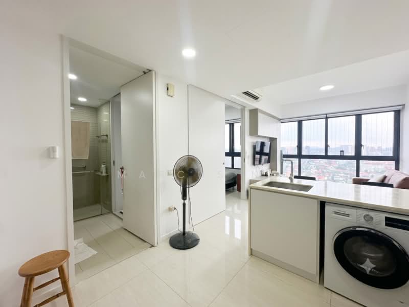 Sky Vue, Bishan Street 14, 1 Bedroom, 484 sqft, Condominium For Sale, by Marcus Ng, 500199736 - Kitchen And Living Room - PropertyGuru.com.sg