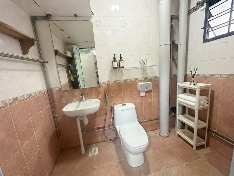 181 Yung Sheng Road, 181 Yung Sheng Road, 3 Bedrooms, 1,248 sqft, HDB Flat For Sale, by Sandy Hong, 500199758 - Bathroom - PropertyGuru.com.sg
