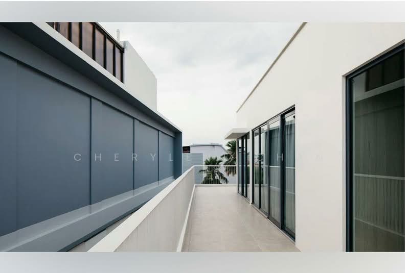 Beautifully Rebuilt Freehold 3-Storey Home in Serangoon Gardens, Eaton Place / Jansen Road / Hillside Drive / Glasgow Road, 5 Bedrooms, 6,000 sqft, Semi-Detached House For Sale, by Cherylene Chan, 500199778 - Balcony - PropertyGuru.com.sg