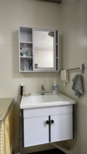 209 Yishun Street 21, 209 Yishun Street 21, Room Rental, 140 sqft, HDB Flat For Rent, by Bryan Cheng, 500199782 - Bathroom - PropertyGuru.com.sg
